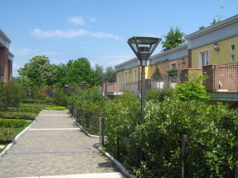 Lato Soleggiato @Gardazzurro Lägenhet Padenghe sul Garda Exteriör bild