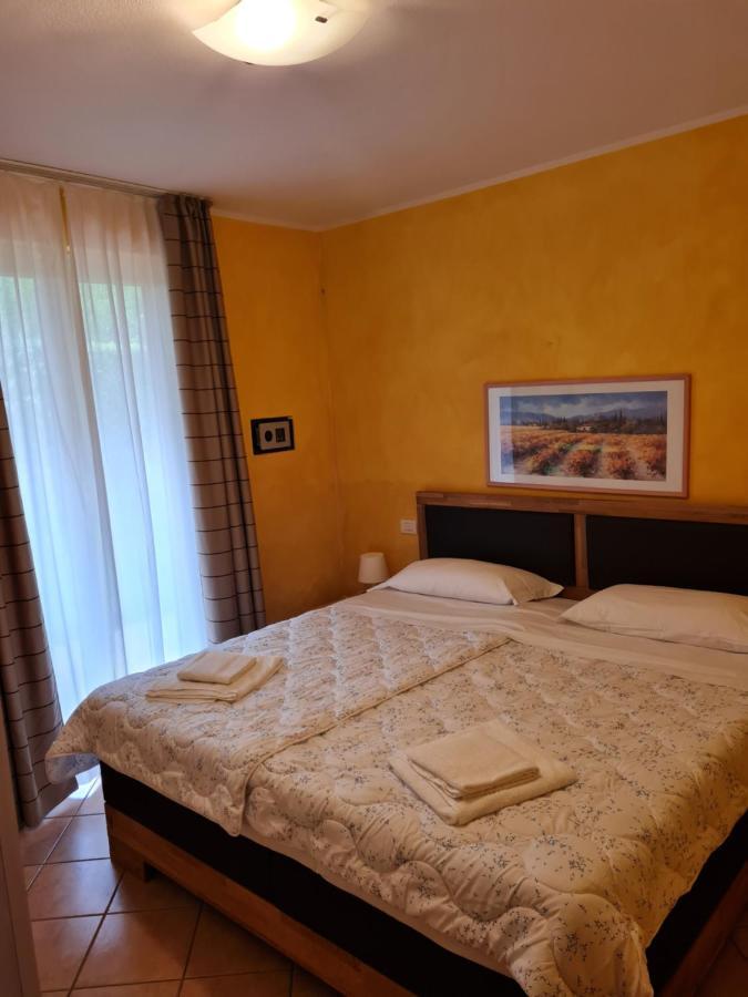 Lato Soleggiato @Gardazzurro Lägenhet Padenghe sul Garda Exteriör bild